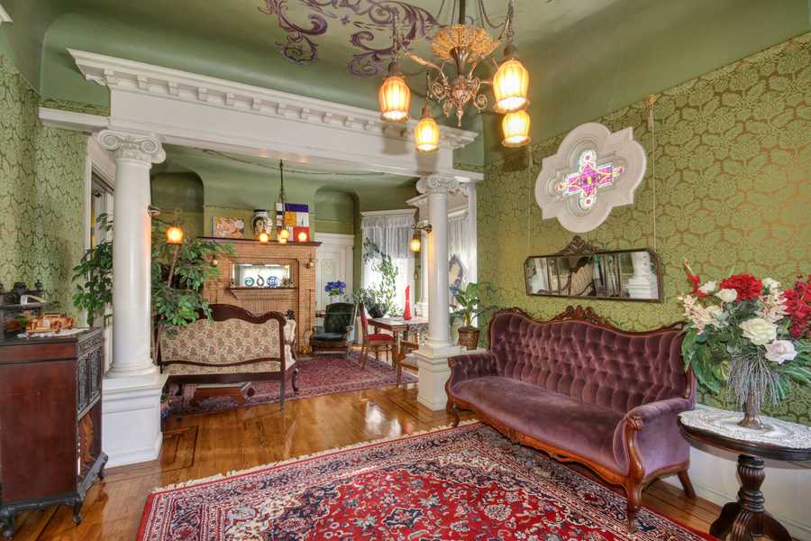 Sacramento Victorian mansion columns Sacramento Victorian mansion columns