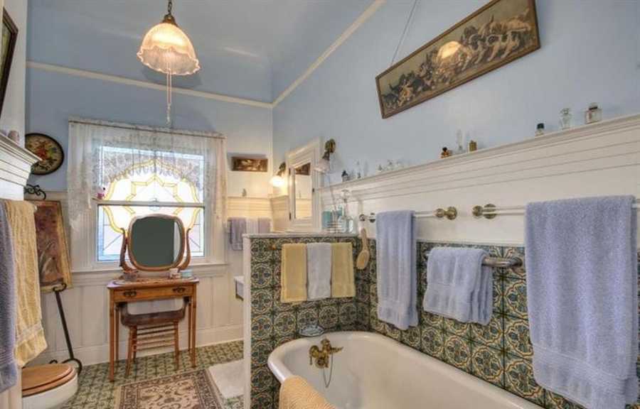 Sacramento Victorian mansion bathtub Sacramento Victorian mansion bathtub