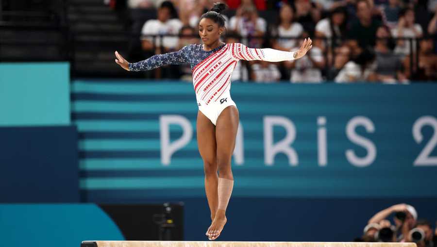 Artistic Gymnastics - Olympic Games Paris 2024: Day 4 PARIS, FRANCE - JULY 30: Simone Biles of Team United States in action on the balance beam during the Artistic Gymnastics Women's Team Final on day four of the Olympic Games Paris 2024 at Bercy Arena on July 30, 2024 in Paris, France. (Photo by Jamie Squire/Getty Images)